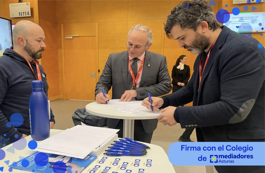 Firma convenio de colaboración Colegio de Mediadores de Asturias Semana del Seguro aira 2023